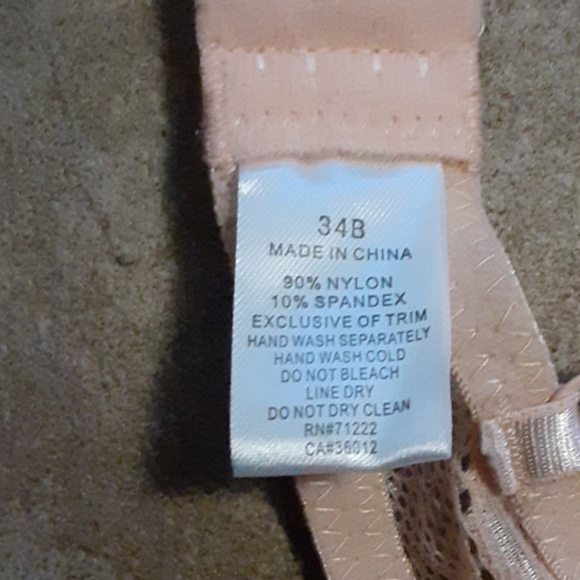 Pink lace bra - Picture 3 of 4